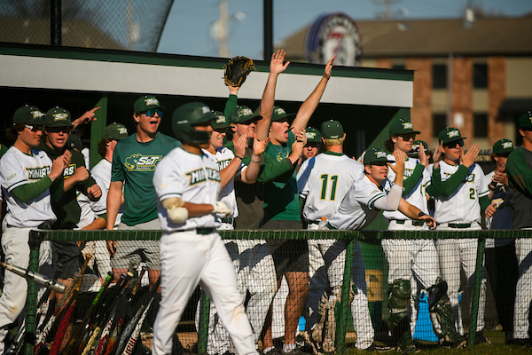 S&T Miner Baseball team cheering